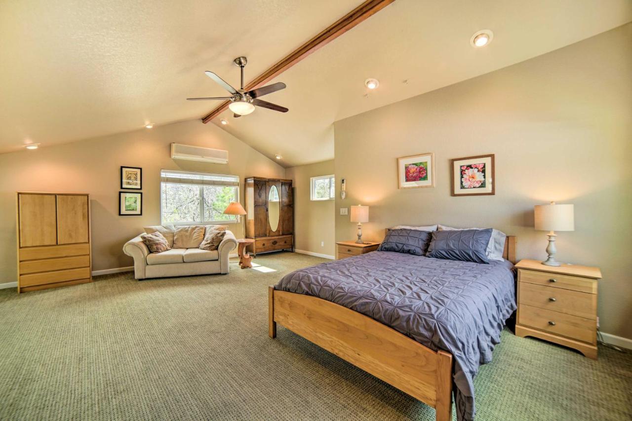Hilltop Loft Ukiah Vacation Rental! Exteriör bild