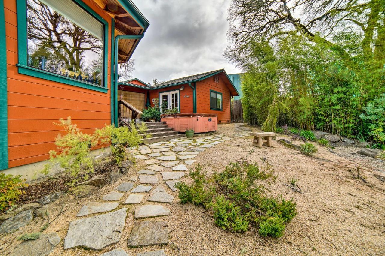 Hilltop Loft Ukiah Vacation Rental! Exteriör bild